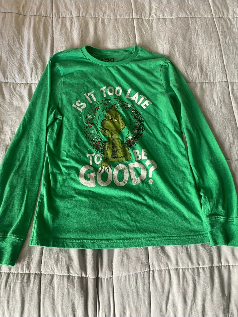 3  Long-Sleeve Tee with graphic in black, green and burdeo